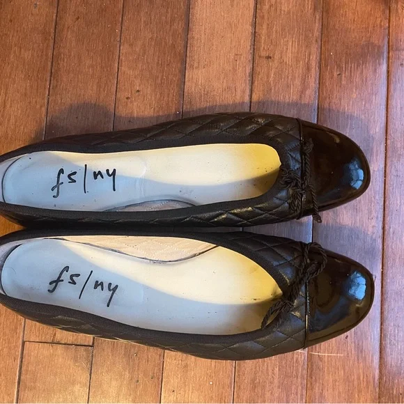 French Sole Passport Leather Flats with Black Patent Tips- 10M - Picture 2 of 6